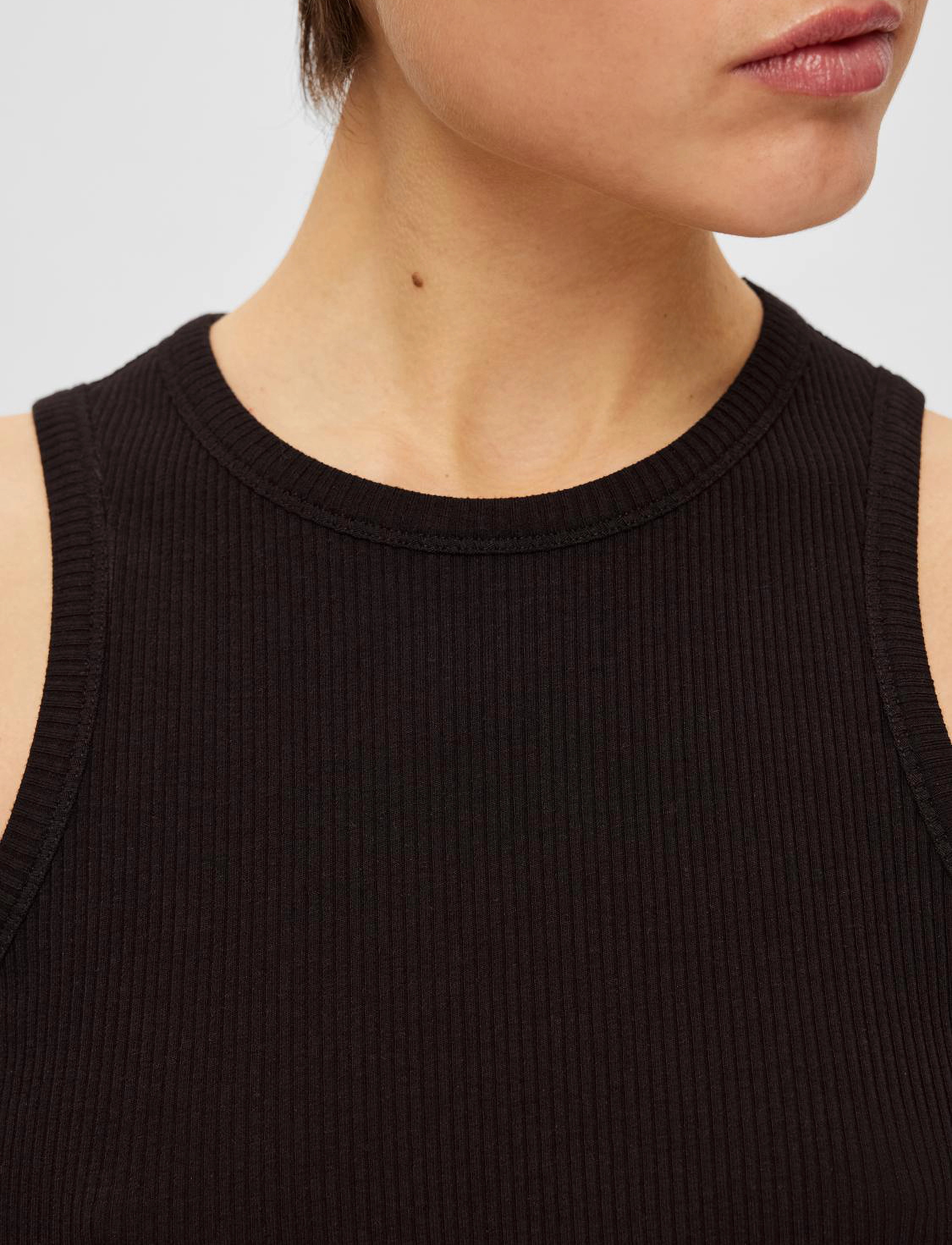 Selected - SLWANNA O-NECK TANK TOP NOOS - Ärmellose tops - black - 4