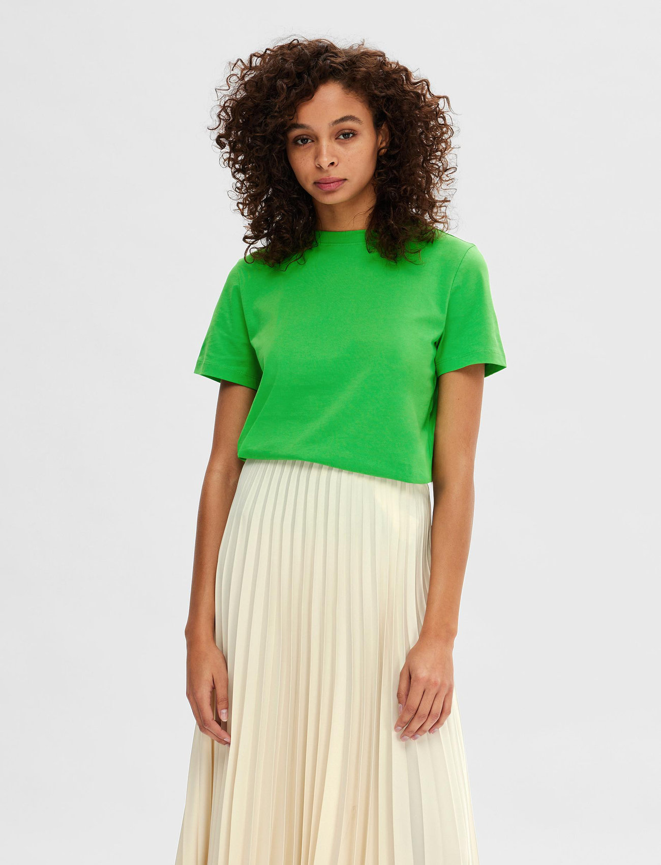 Selected Femme - SLFMYESSENTIAL SS O-NECK TEE NOOS - madalaimad hinnad - classic green - 1