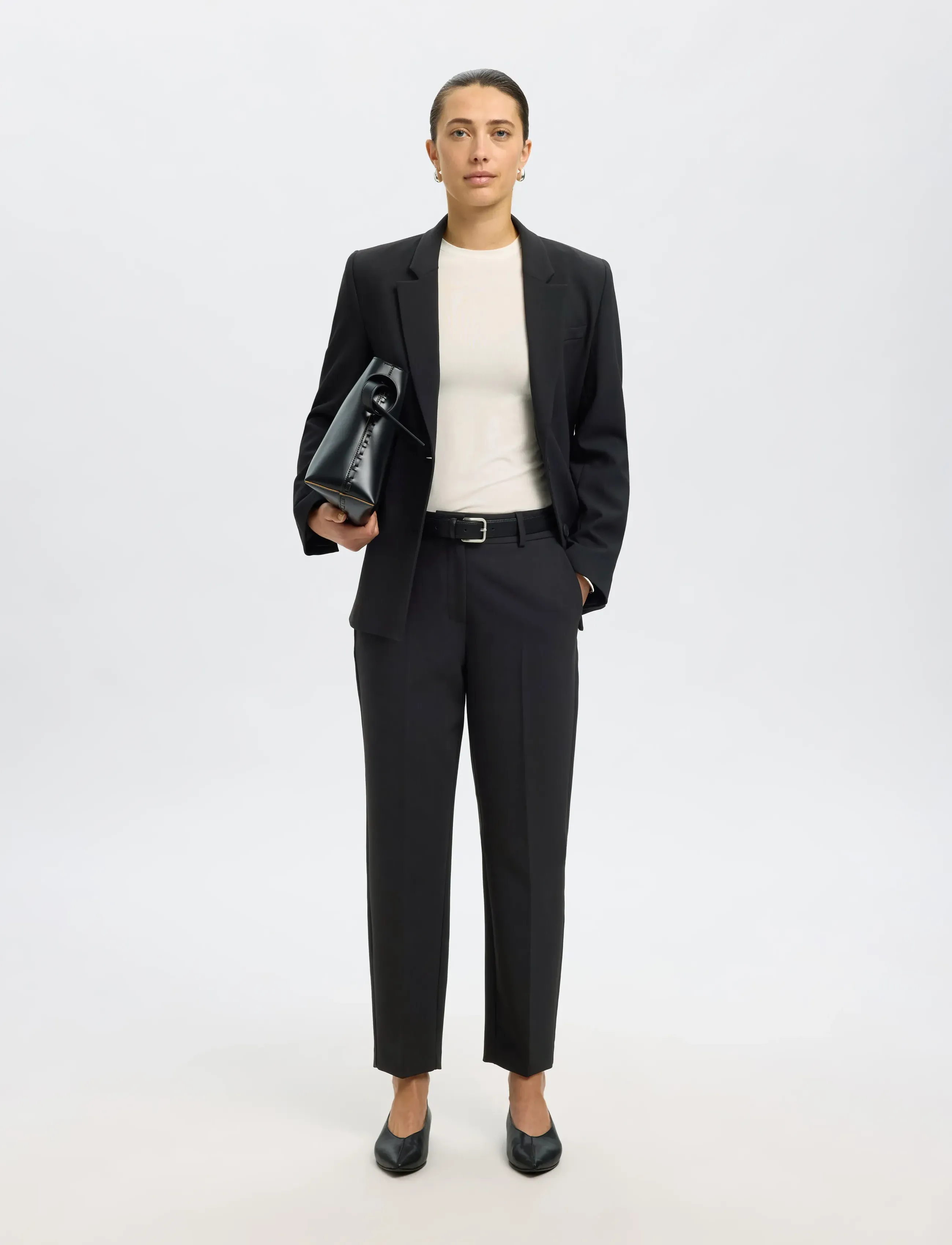 Selected - SLWRITA-RIA MW CROPPED PANT FD NOOS - chinos - black - 5