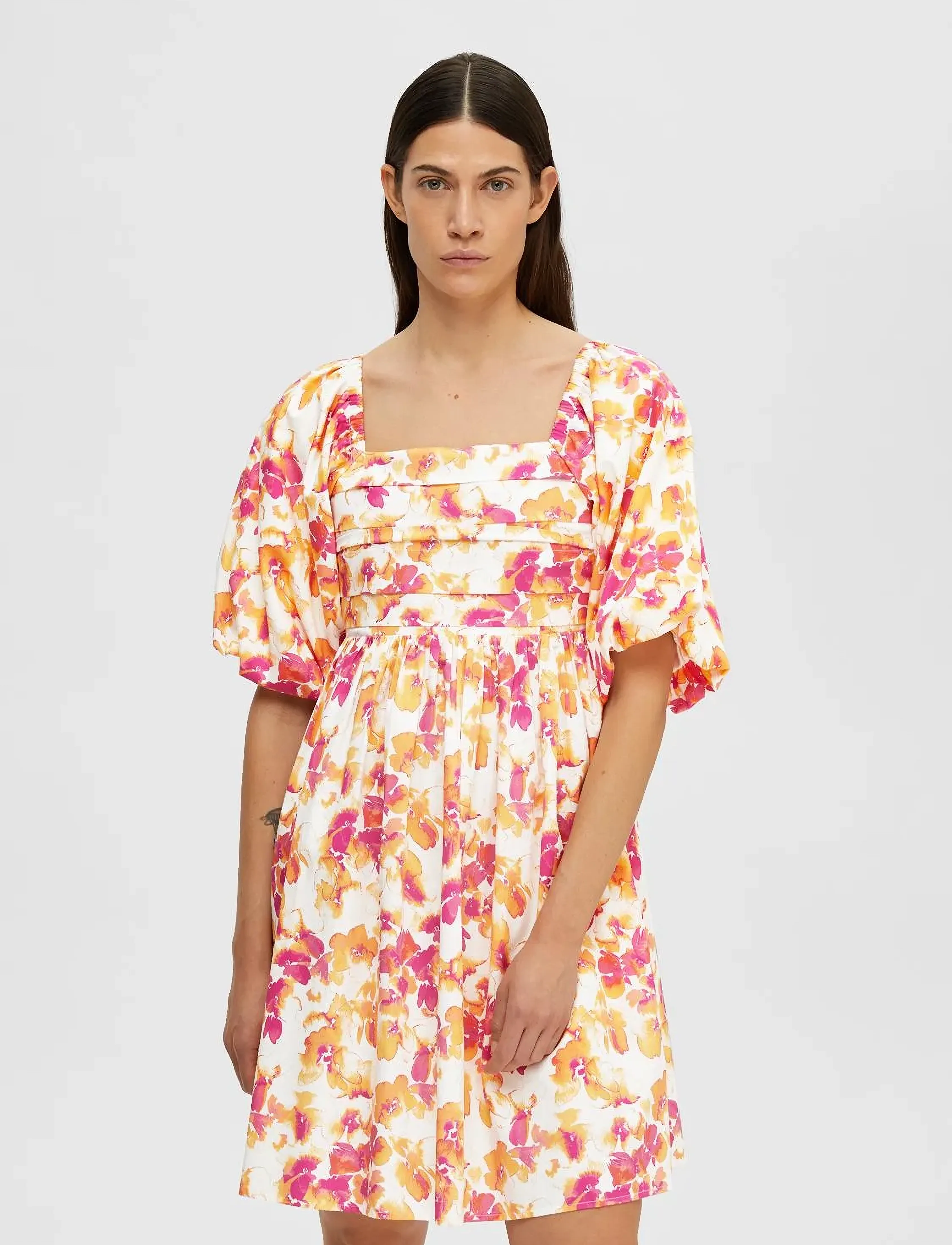 Selected SLFDORITA 2/4 AOP SHORT DRESS B - Kjoler - PAPAYA / orange