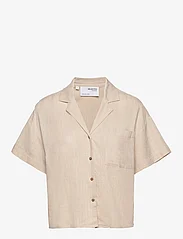 Selected Femme - SLFELOISA SS CROPPED SHIRT B - short-sleeved shirts - sandshell - 0