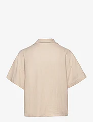 Selected Femme - SLFELOISA SS CROPPED SHIRT B - short-sleeved shirts - sandshell - 1