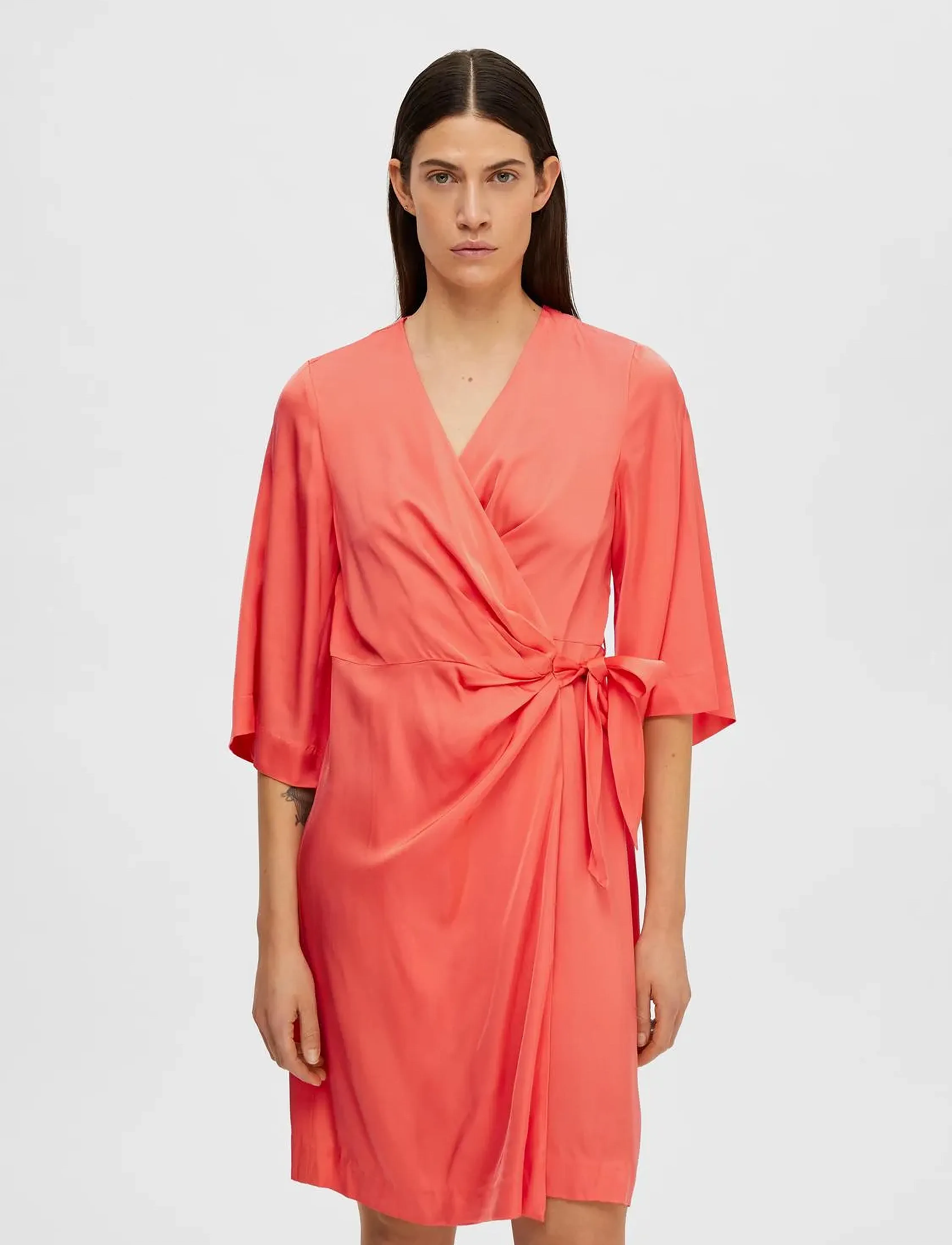 Selected SLFFRANZISKA 3/4 SHORT SATIN WRAP DRESS - Minikleidid - EMBERGLOW / orange