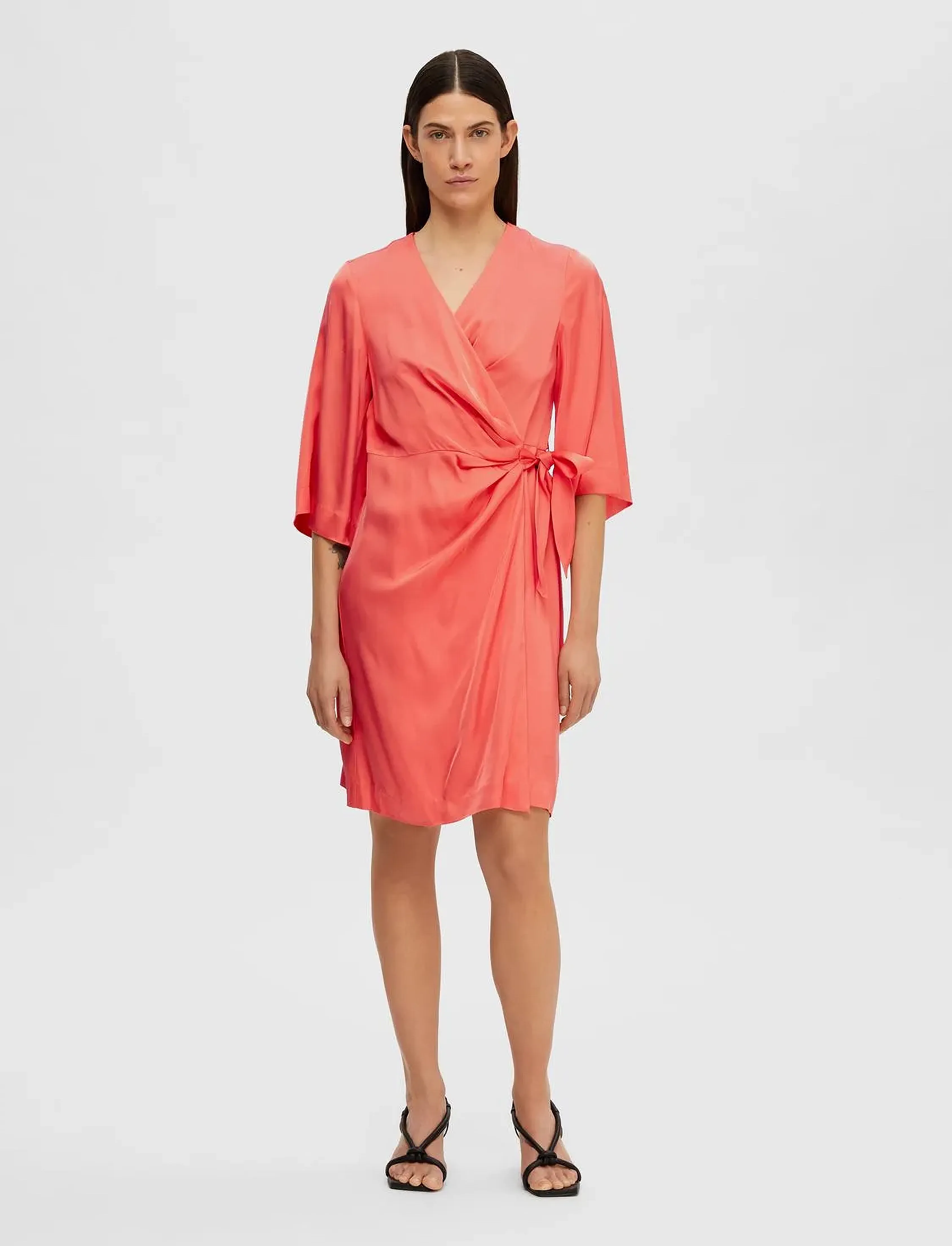 Selected - SLFFRANZISKA 3/4 SHORT SATIN WRAP DRESS - slå-om-kjoler - emberglow - 4