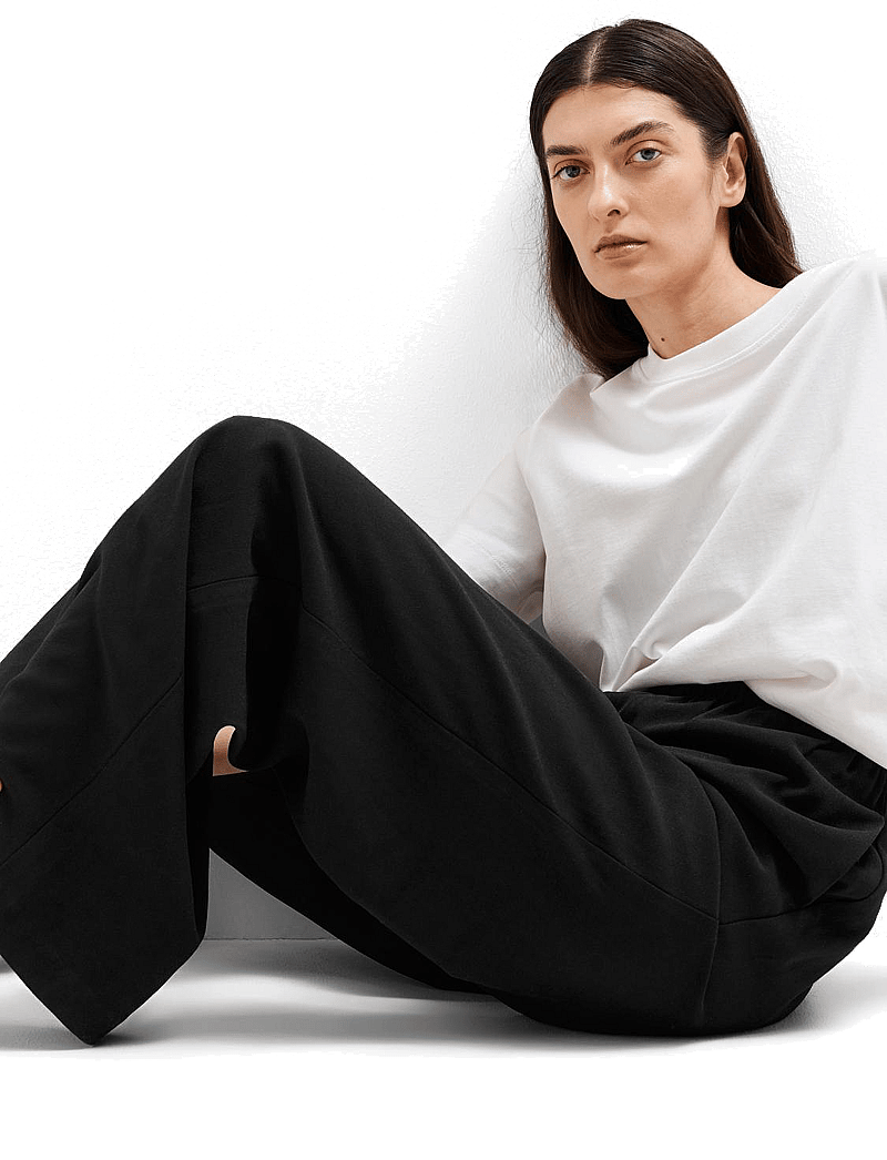 Selected - SLFTINNI-RELAXED MW WIDE PANT N NOOS - hosen mit weitem bein - black - 5