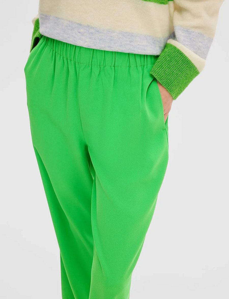 Selected - SLFTINNI-RELAXED MW WIDE PANT N NOOS - hosen mit weitem bein - classic green - 4