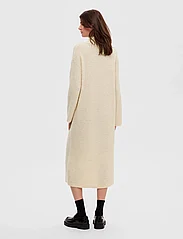 Selected Femme - SLFMALINE LS KNIT DRESS HIGH NECK NOOS - gebreide jurken - birch - 3