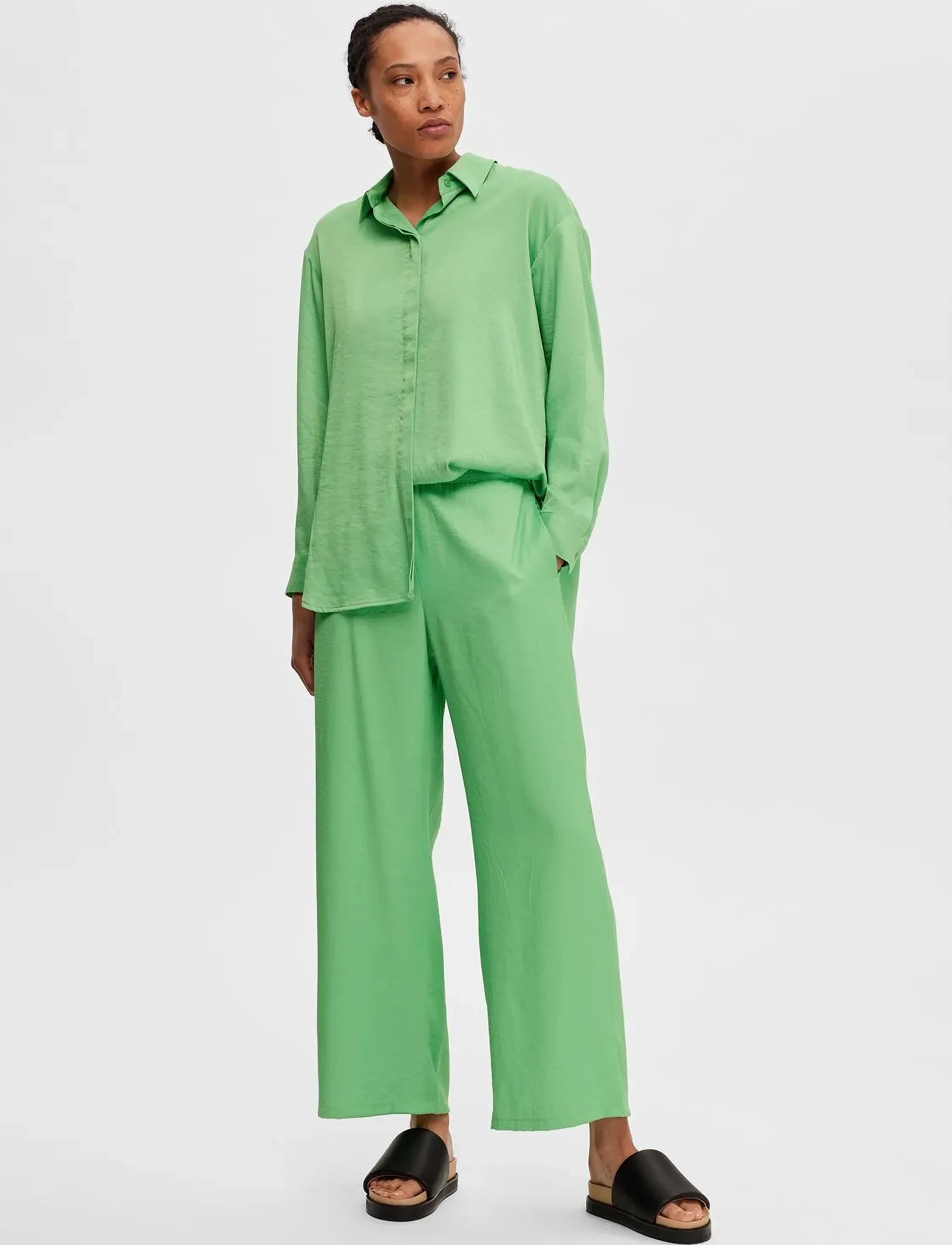 Selected - SLFDESIREE  MW PANT B - hosen mit weitem bein - absinthe green - 5