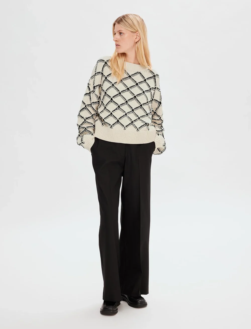 Selected - SLFOLIVIA LS CROPPED KNIT O-NECK - striktrøjer - birch - 4