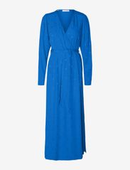 Selected Femme - SLFLUDWIKA LS ANKLE SATIN DRESS B - omslagskjoler - nebulas blue - 0