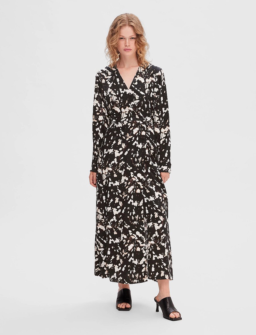 Selected - SLFJUSTINE LS AOP ANKLE WRAP DRESS B - slå-om-kjoler - java - 0