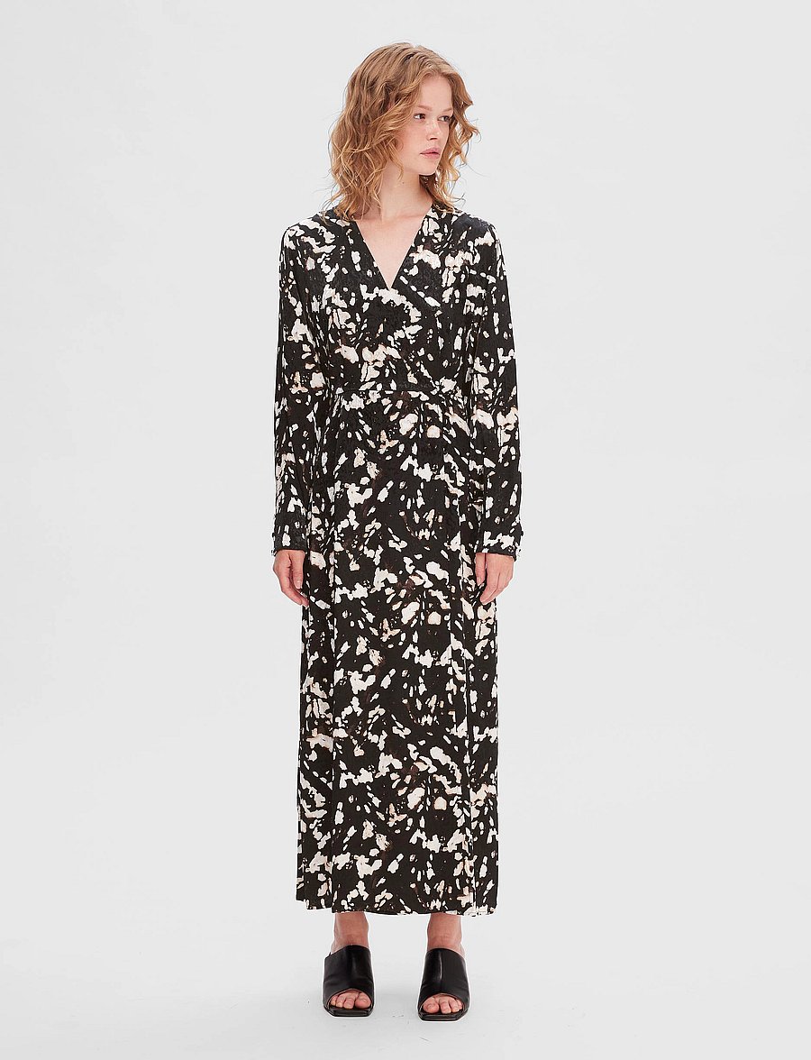 Selected - SLFJUSTINE LS AOP ANKLE WRAP DRESS B - slå-om-kjoler - java - 3