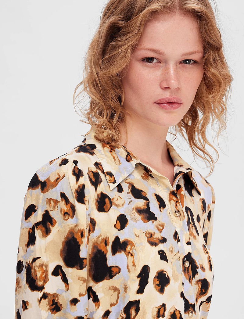 Selected - SLFSLAILA LS AOP SHORT SHIRT DRESS B - skjortekjoler - sandshell - 5