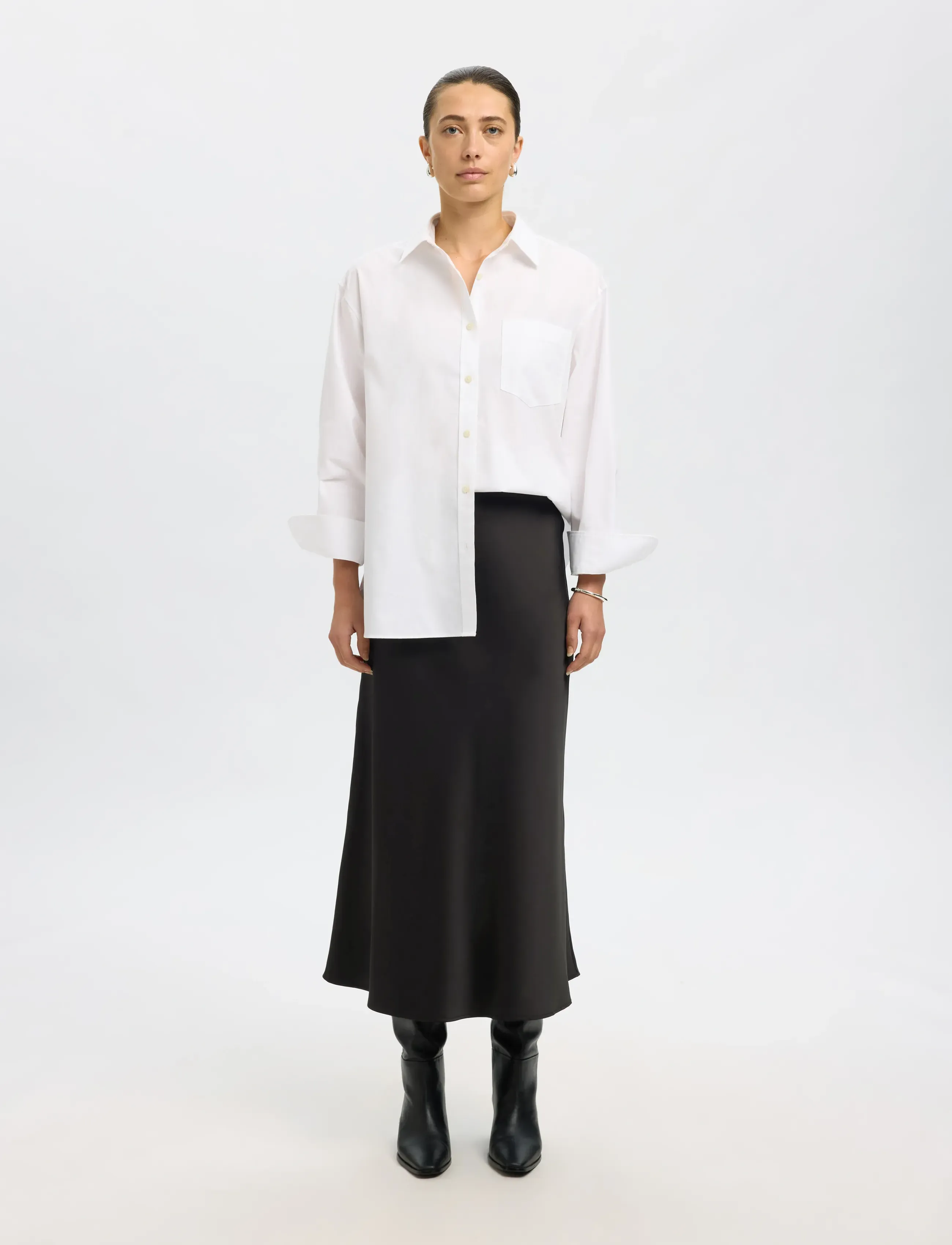 Selected - SLWLENA HW MIDI SKIRT NOOS - jupes en satin - black - 4