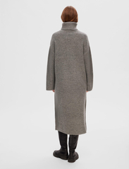 Selected Femme - SLFNEW ELINA LS KNIT HIGHNECK DRESS B - kootud kleidid - medium grey melange - 2