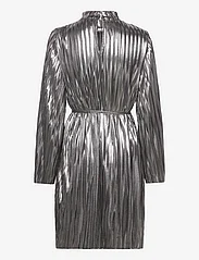 Selected Femme - SLFNALINE LS HIGH NECK SHORT PLISSE DRES - midi dresses - silver - 1