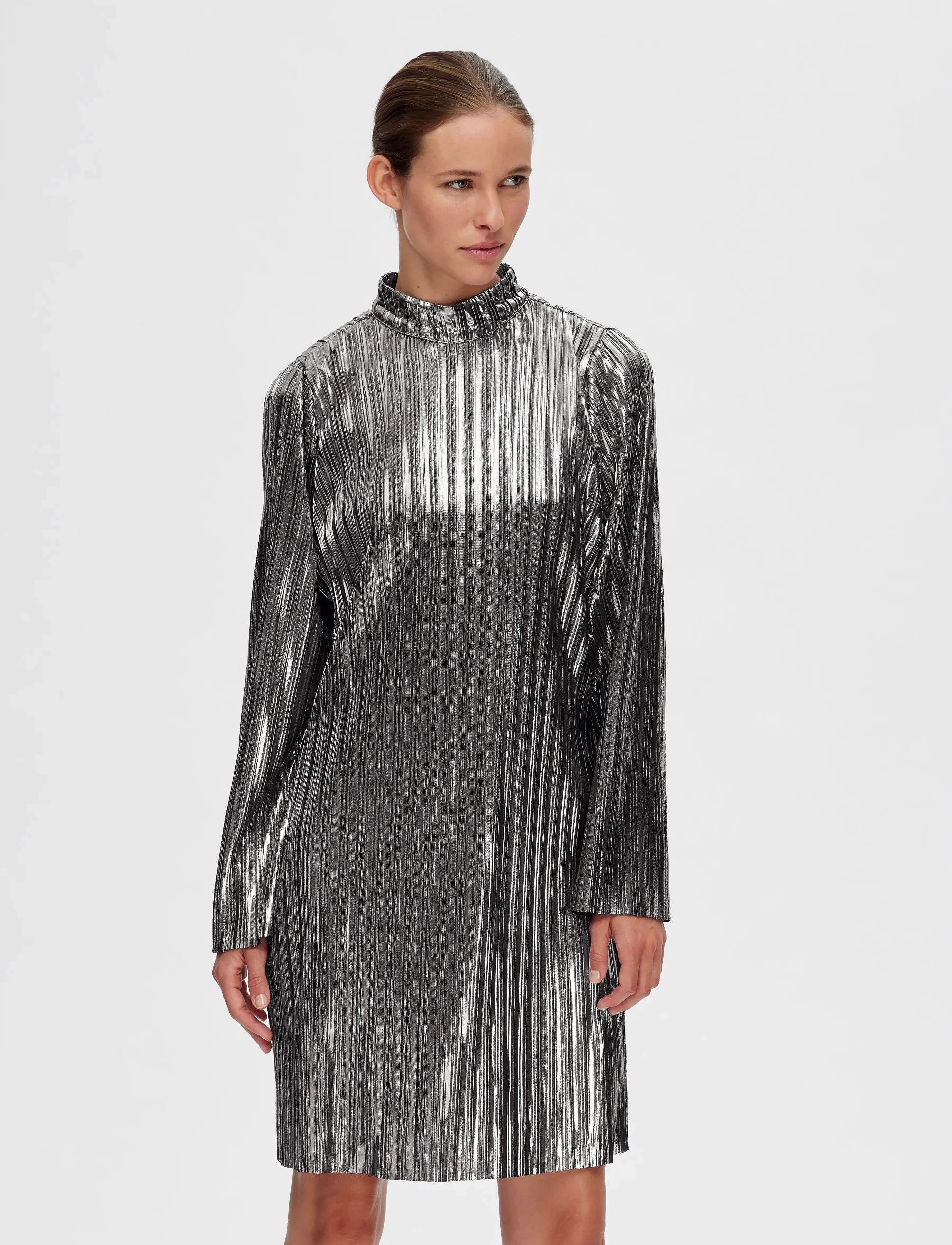 Selected - SLFNALINE LS HIGH NECK SHORT PLISSE DRES - peoriided outlet-hindadega - silver - 2