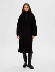 Selected Femme - SLFBLOOMIE LS KNIT DRESS HALF ZIP - adītas kleitas - black - 4