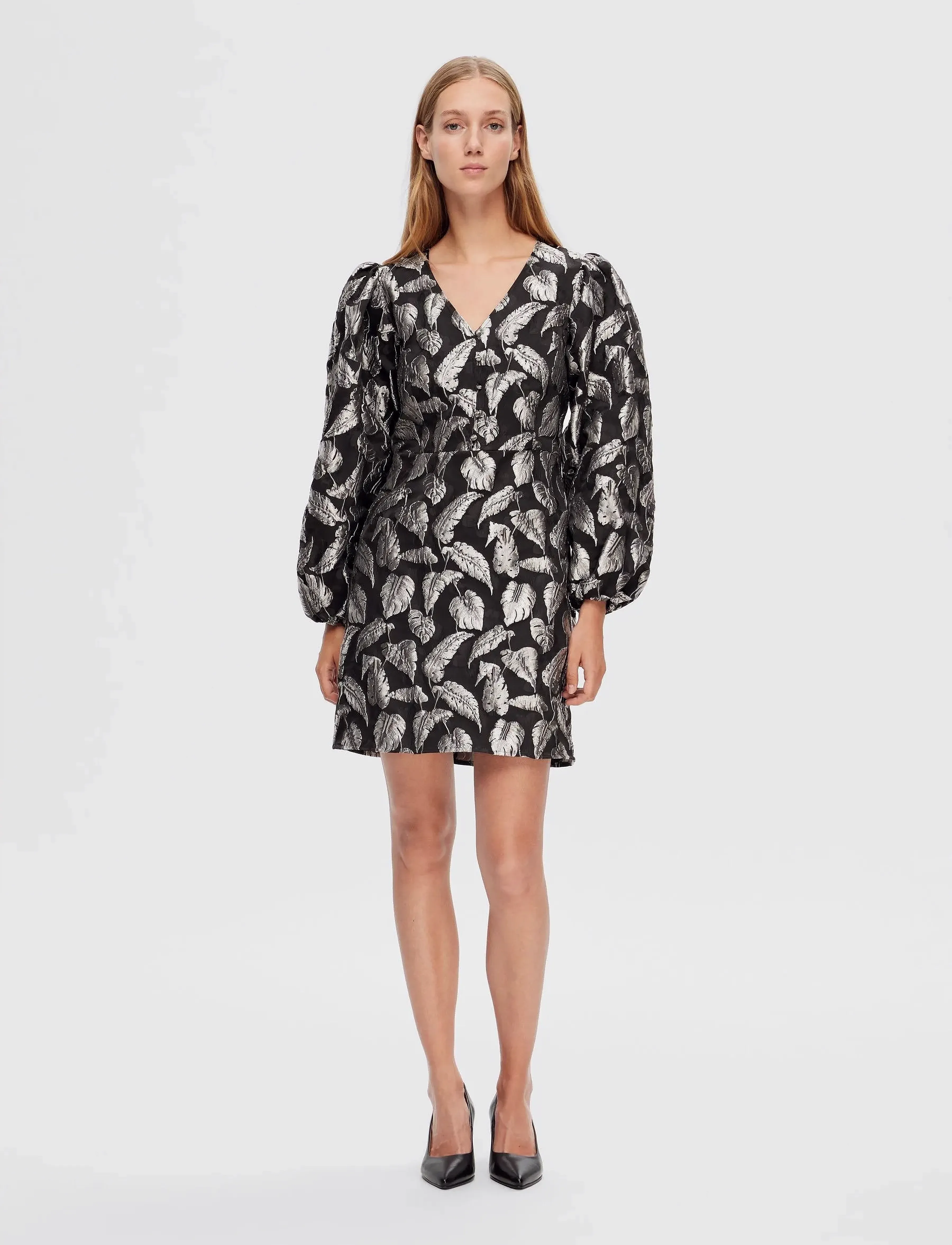 Selected - SLFPAULA SILVER LEAF LS SHORT DRESS B - festkjoler - silver - 5