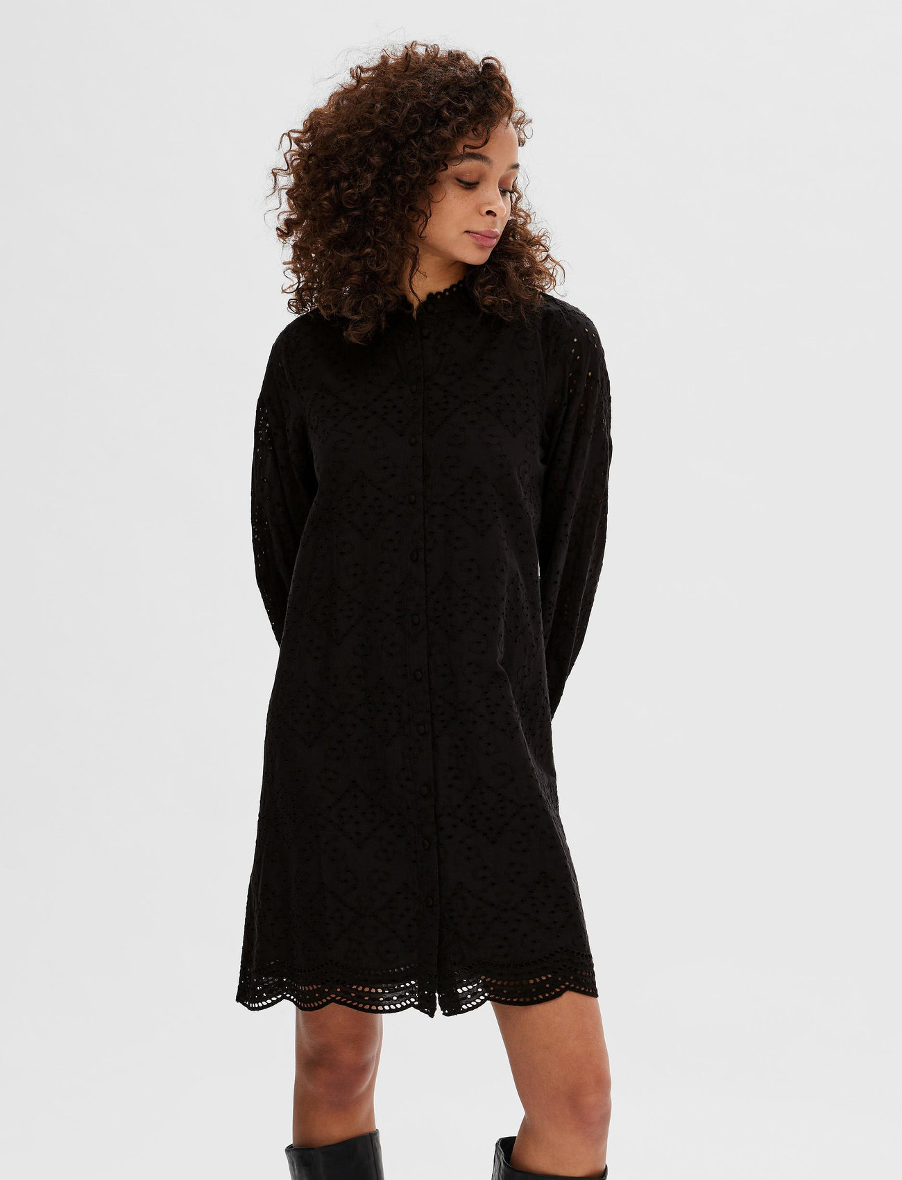 Selected Femme - SLFTATIANA LS SHORT EMBR DRESS NOOS - korte jurken - black - 0