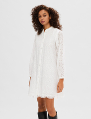 Selected Femme - SLFTATIANA LS SHORT EMBR DRESS NOOS - korta klänningar - bright white - 2