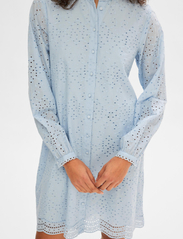 Selected Femme - SLFTATIANA LS SHORT EMBR DRESS NOOS - robes courtes - cashmere blue - 4