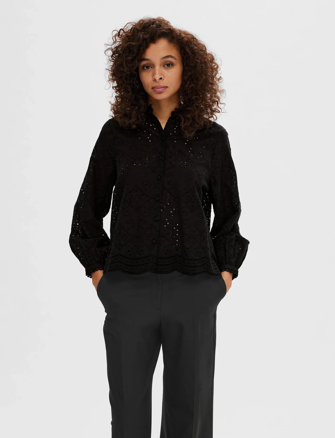 Selected Femme - SLFTATIANA L/S EMBR SHIRT NOOS - krekli ar garām piedurknēm - black - 1