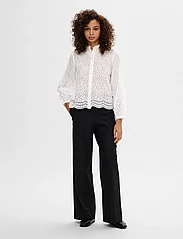 Selected Femme - SLFTATIANA L/S EMBR SHIRT NOOS - langærmede skjorter - bright white - 4