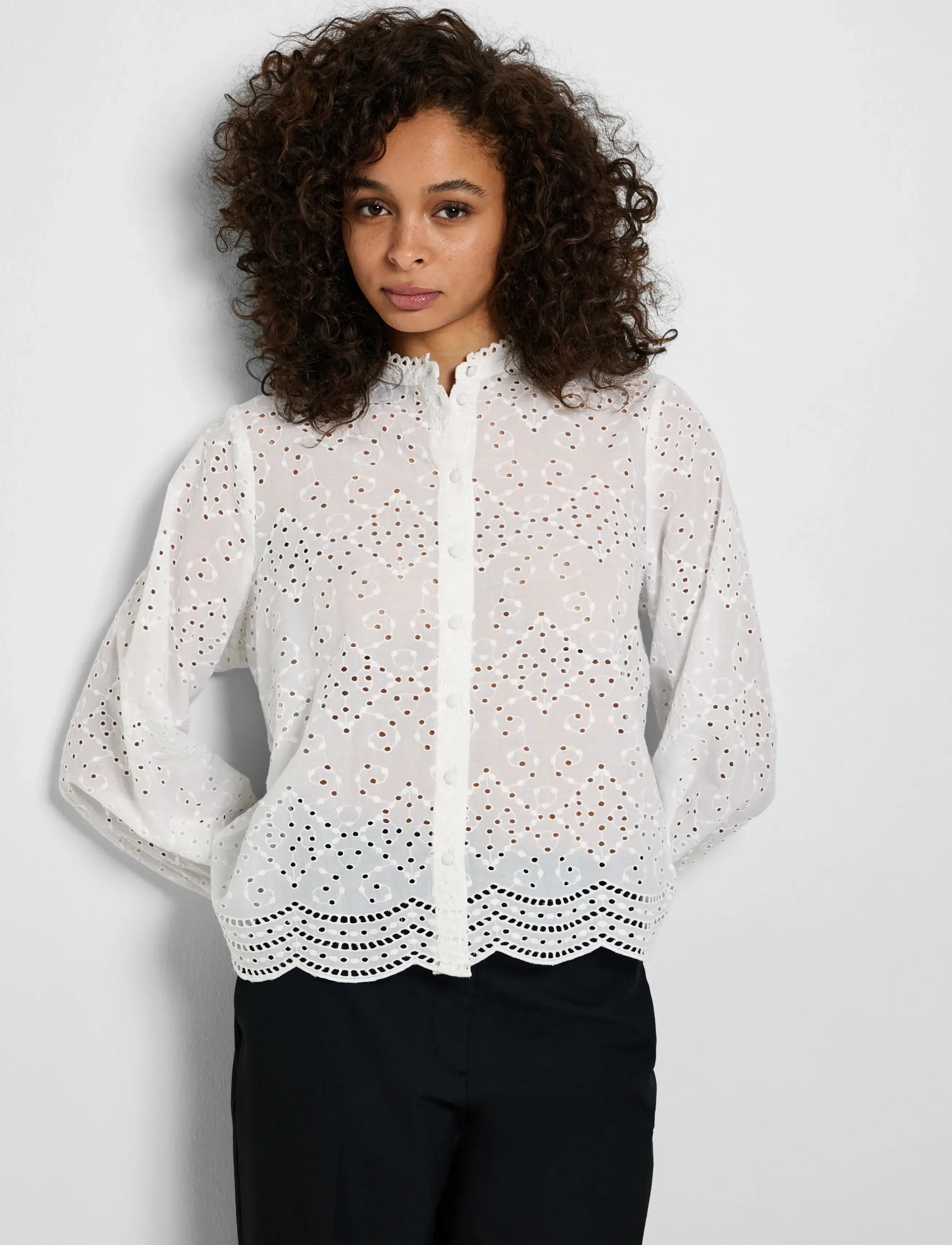 Selected - SLFTATIANA L/S EMBR SHIRT NOOS - chemises à manches longues - bright white - 5