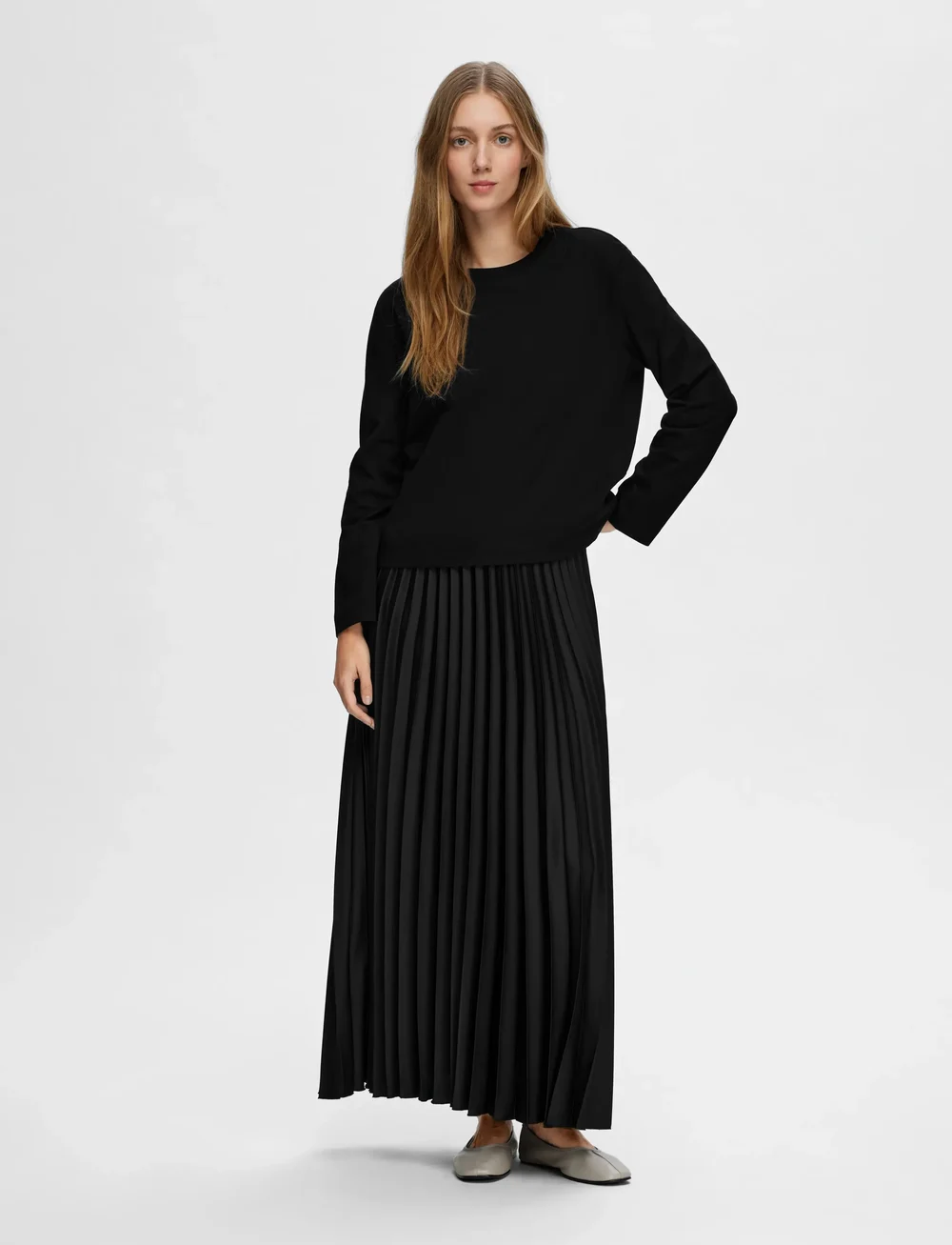 Selected - SLFESSENTIAL LS BOXY TEE NOOS - langærmede toppe - black - 0