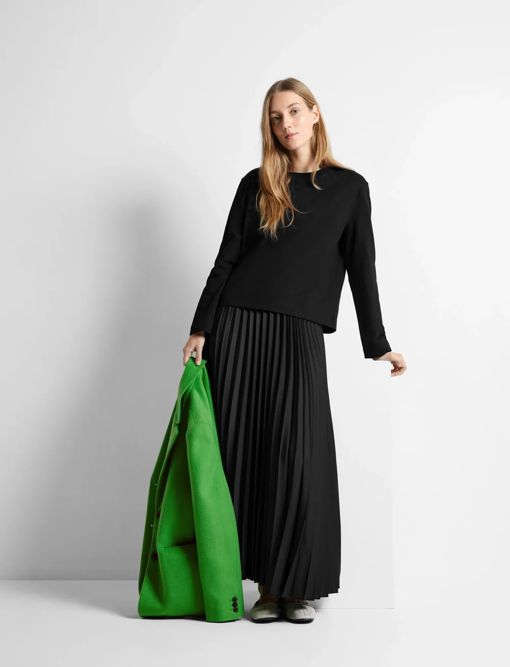 Selected - SLFESSENTIAL LS BOXY TEE NOOS - langærmede toppe - black - 4