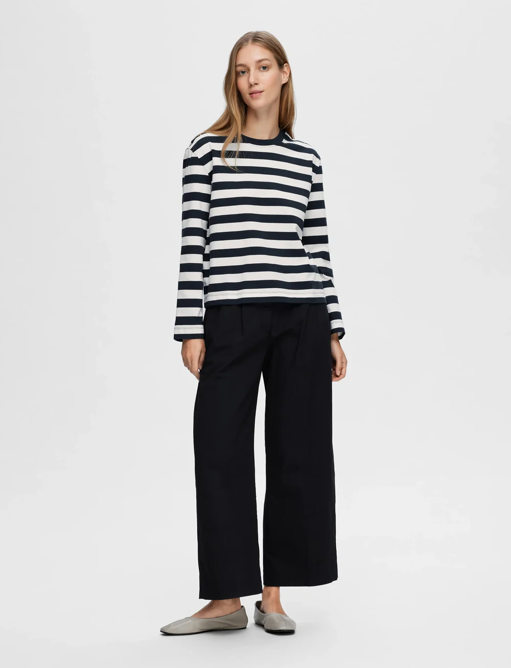 Selected - SLFESSENTIAL LS STRIPED BOXY TEE NOOS - long-sleeved tops - dark sapphire - 4