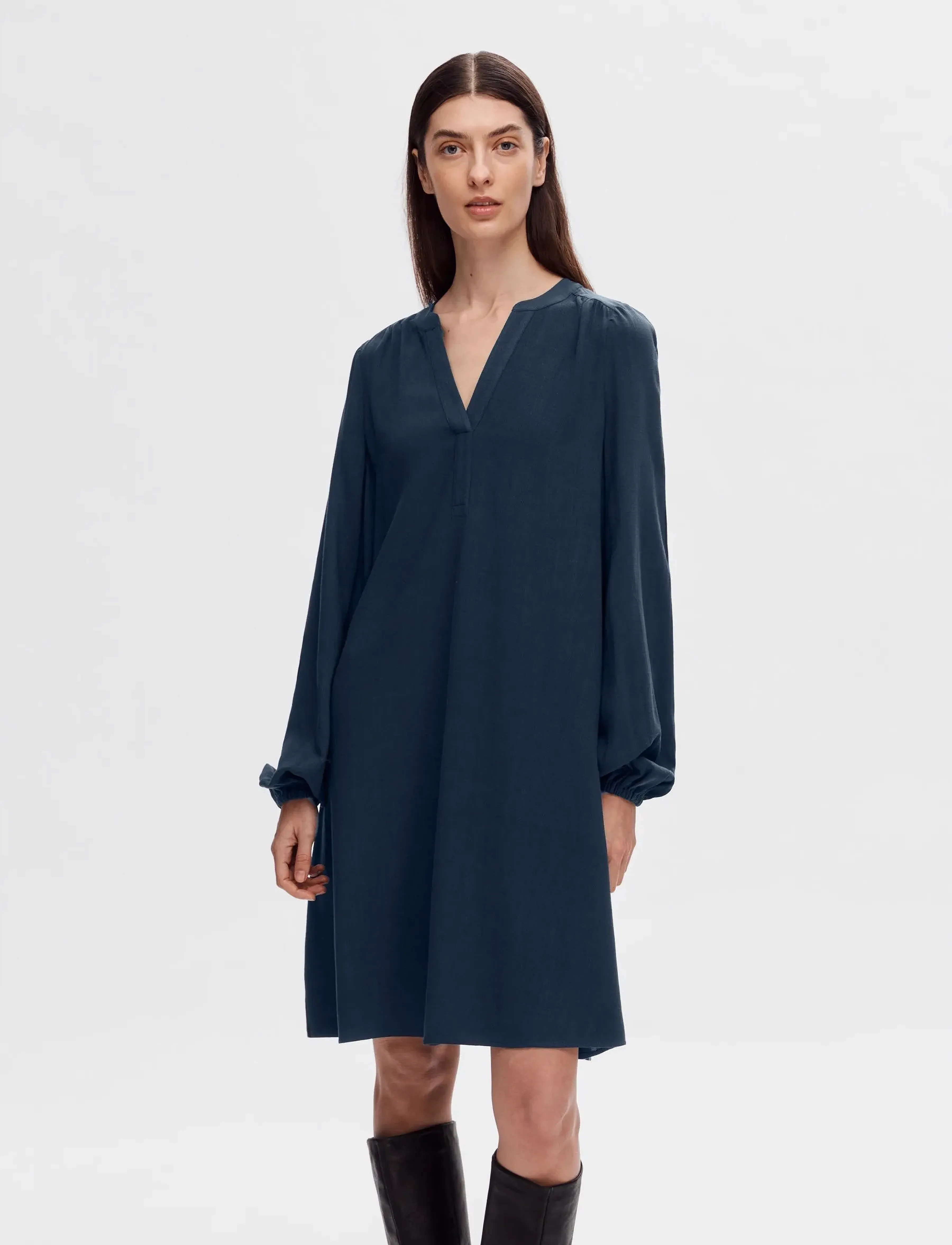 Selected - SLFVIVA LS SHORT V-NECK DRESS NOOS - robes courtes - dark sapphire - 1