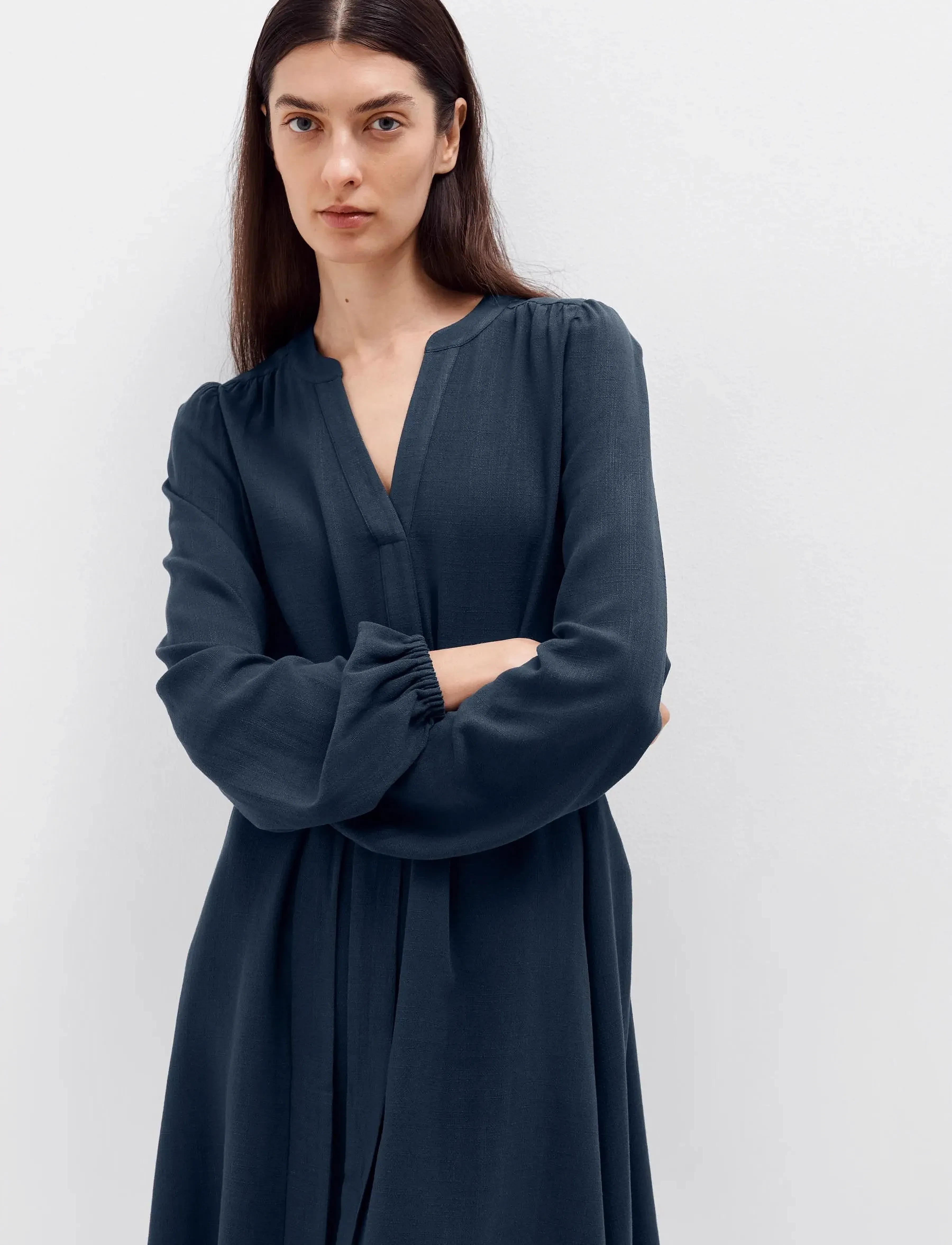Selected - SLFVIVA LS SHORT V-NECK DRESS NOOS - robes courtes - dark sapphire - 5