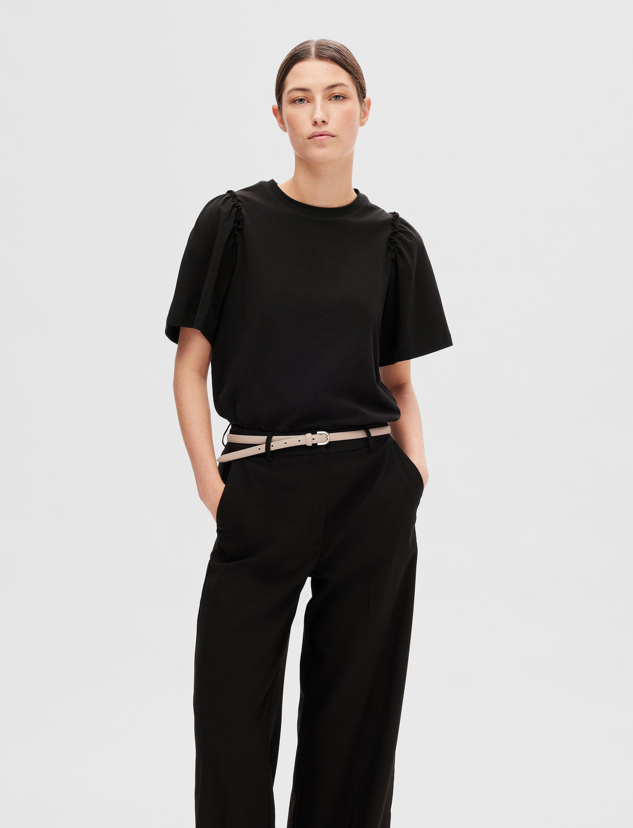 Selected Femme - SLFPENELOPE 2/4 RUFFLE TEE - t-shirts - black - 1