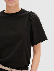 Selected Femme - SLFPENELOPE 2/4 RUFFLE TEE - t-shirts - black - 5
