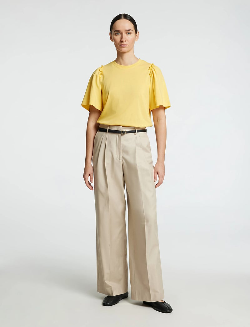 Selected - SLWPENELOPE 2/4 RUFFLE TEE NOOS - t-shirts - sundress - 3