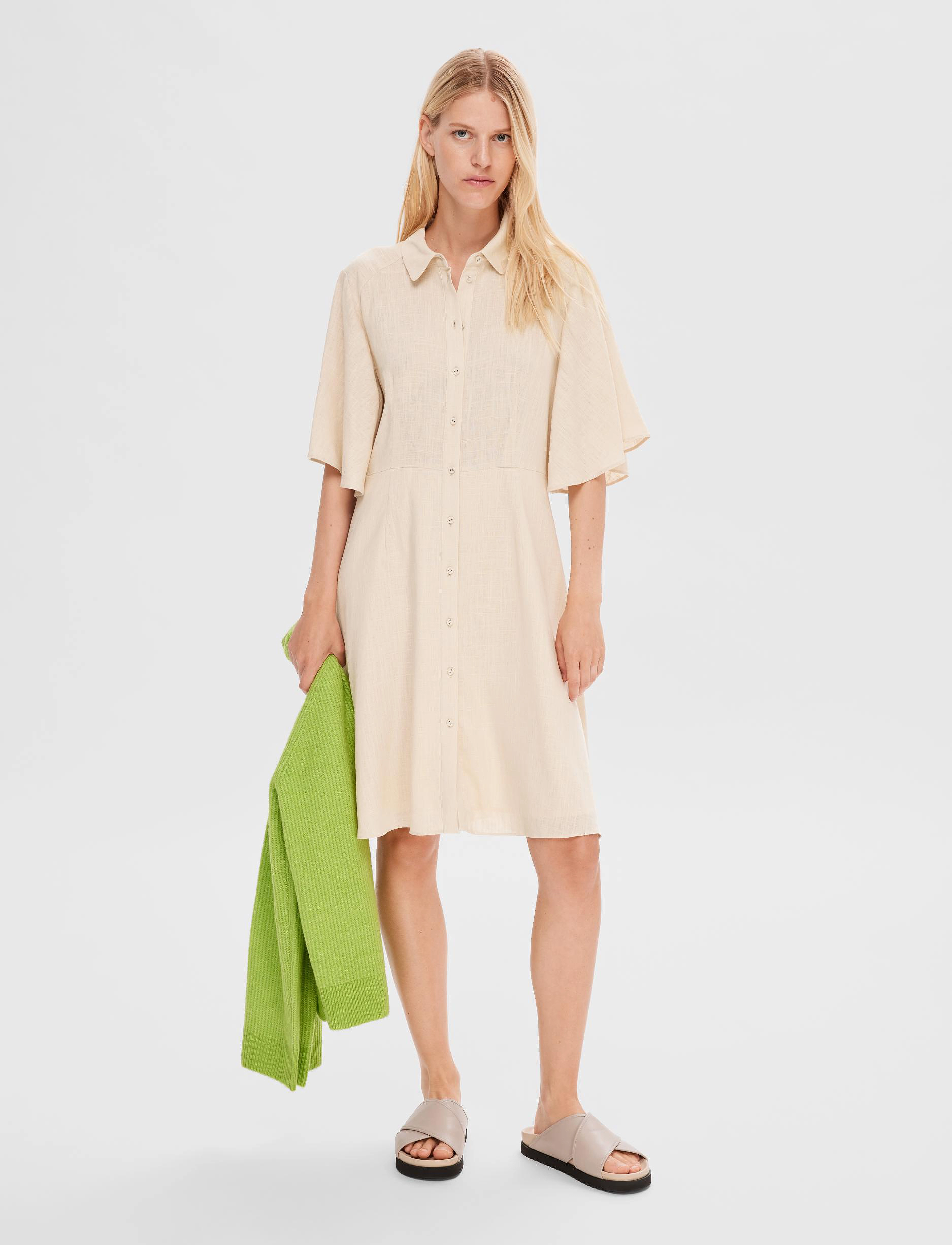 Selected - SLFGULIA 2/4 SHORT SHIRT DRESS D - skjortekjoler - sandshell - 4