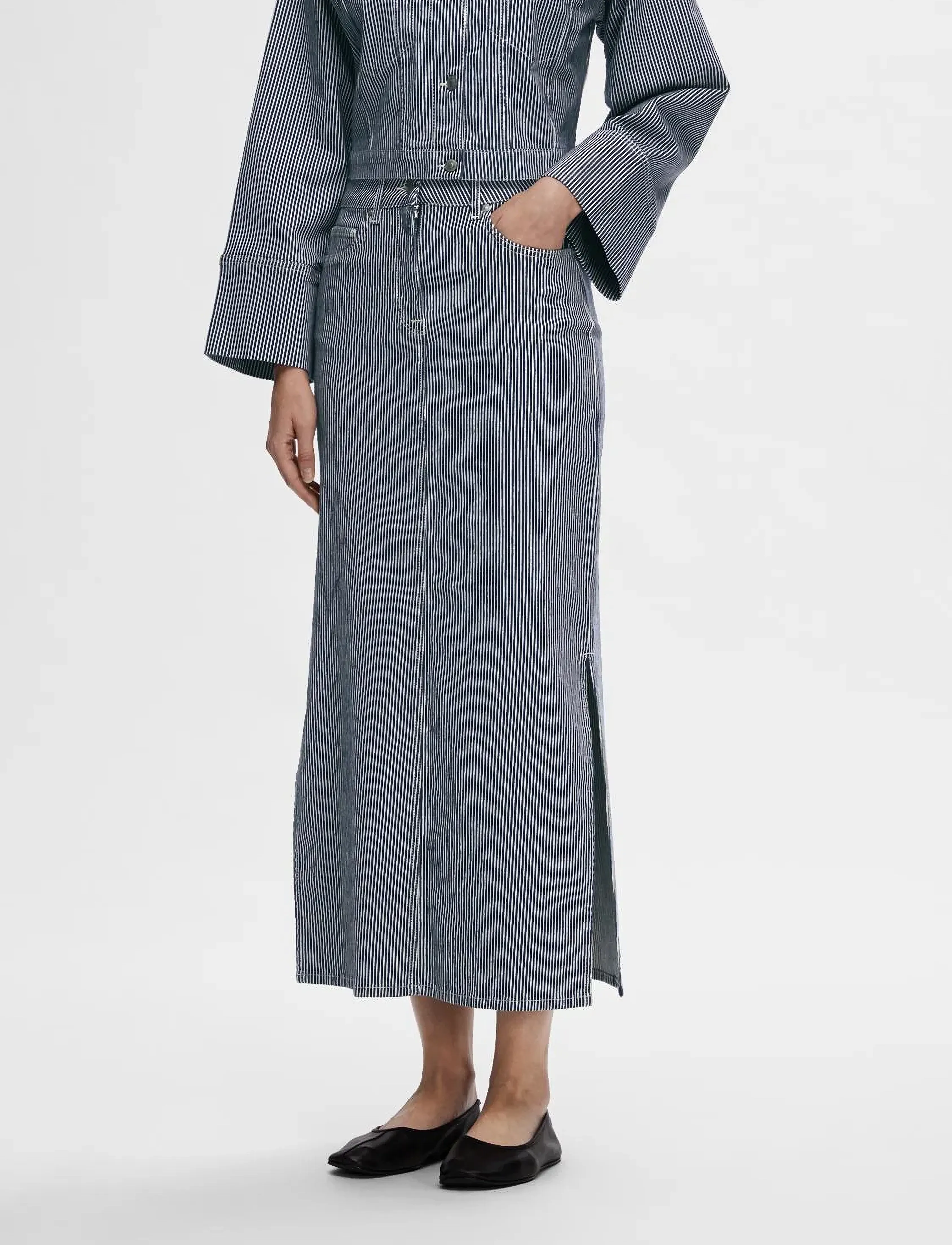 Selected - SLFMYRA HW STRIPE COLUMN DENIM SKIRT - maxi nederdele - medium blue denim - 0
