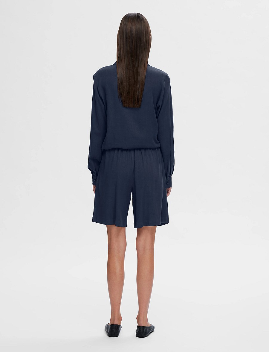 Selected - SLFVIVA MW SUN SHORTS NOOS - bermudashorts - dark sapphire - 2