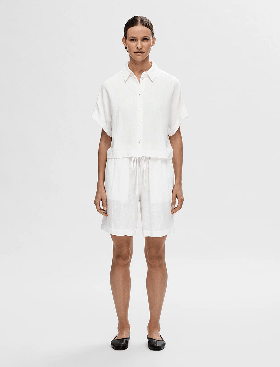 Selected - SLFVIVA MW SUN SHORTS NOOS - bermudashorts - snow white - 0