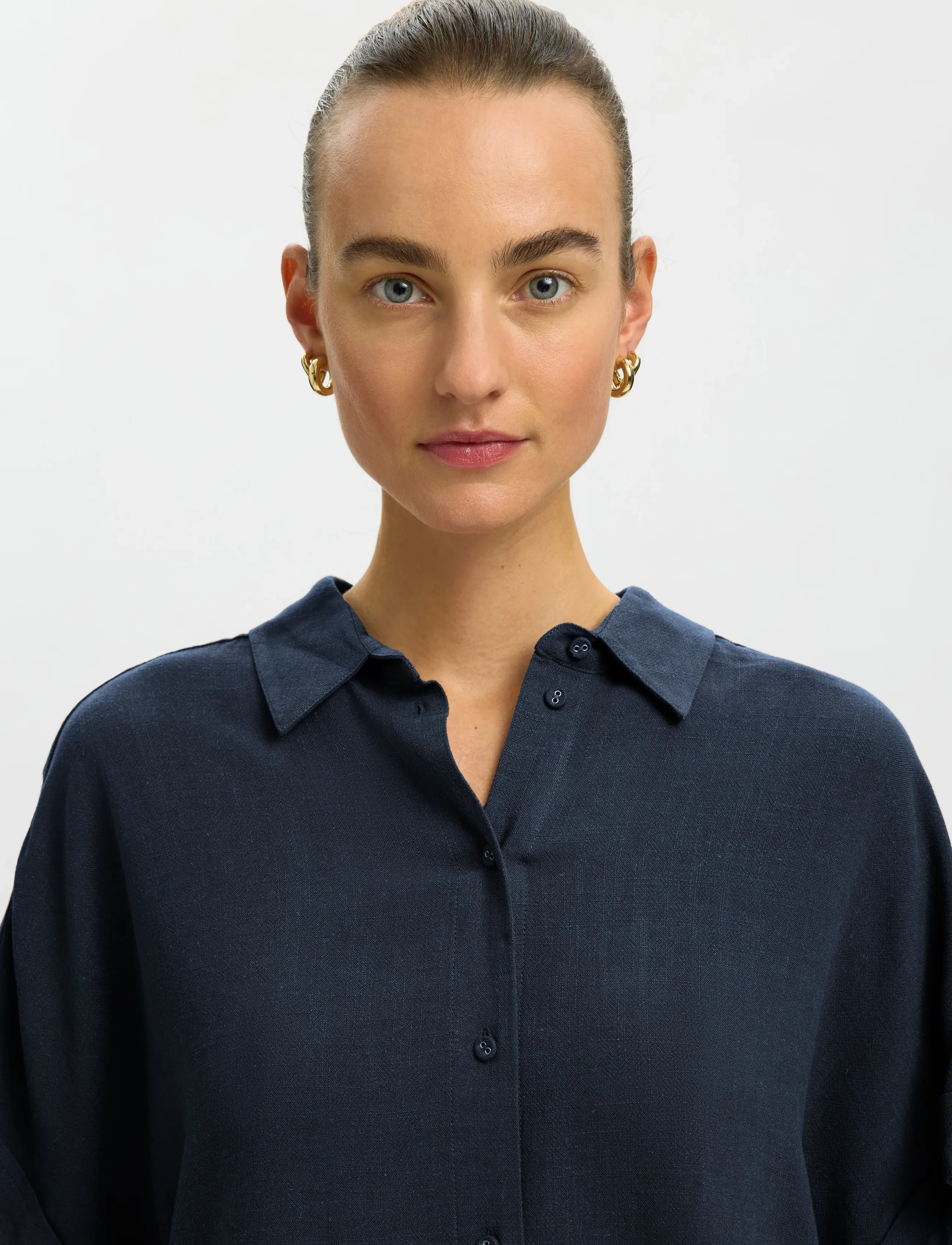 Selected - SLWVIVA SS CROPPED SUN SHIRT NOOS - kortærmede skjorter - dark sapphire - 4