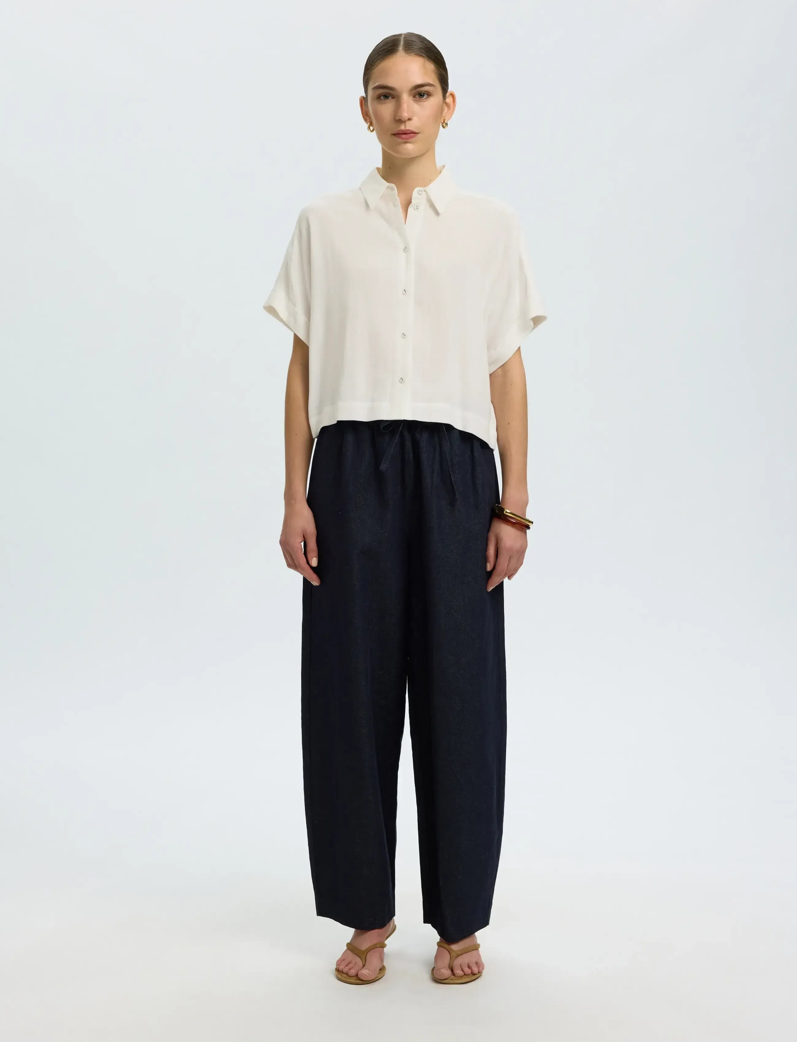 Selected - SLWVIVA SS CROPPED SUN SHIRT NOOS - kurzärmlige hemden - sandshell - 3