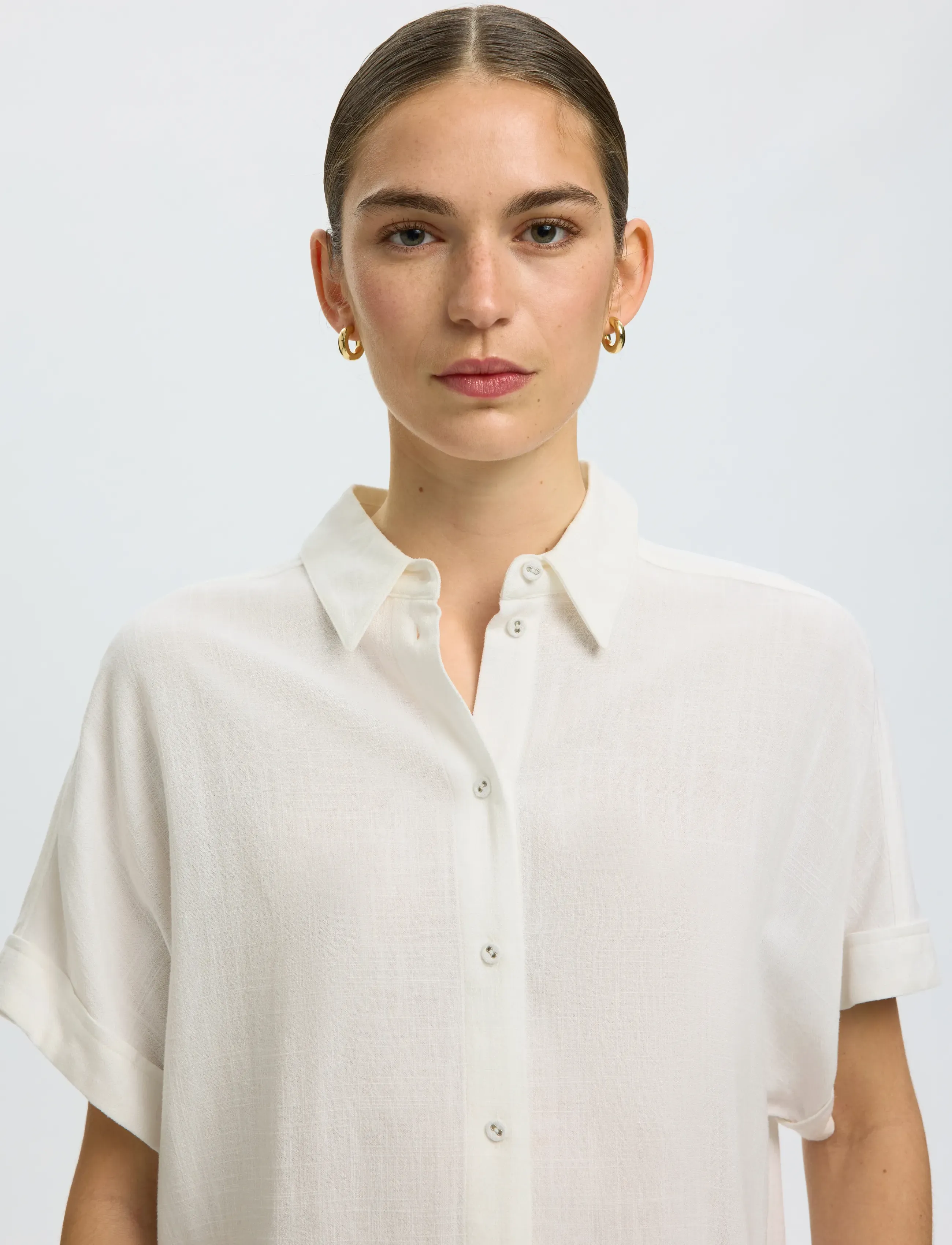 Selected - SLWVIVA SS CROPPED SUN SHIRT NOOS - kurzärmlige hemden - sandshell - 4