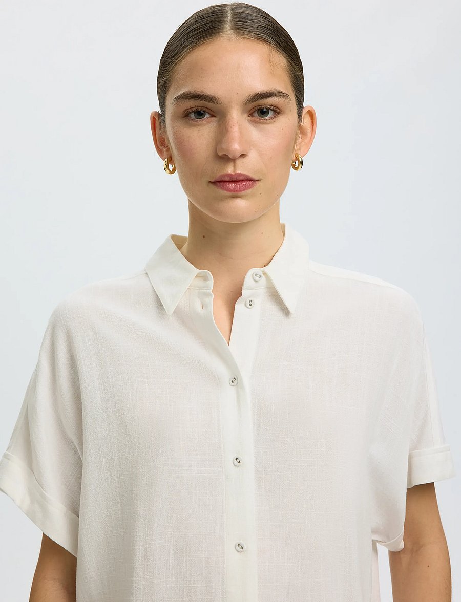 Selected - SLWVIVA SS CROPPED SUN SHIRT NOOS - kurzärmlige hemden - sandshell - 4