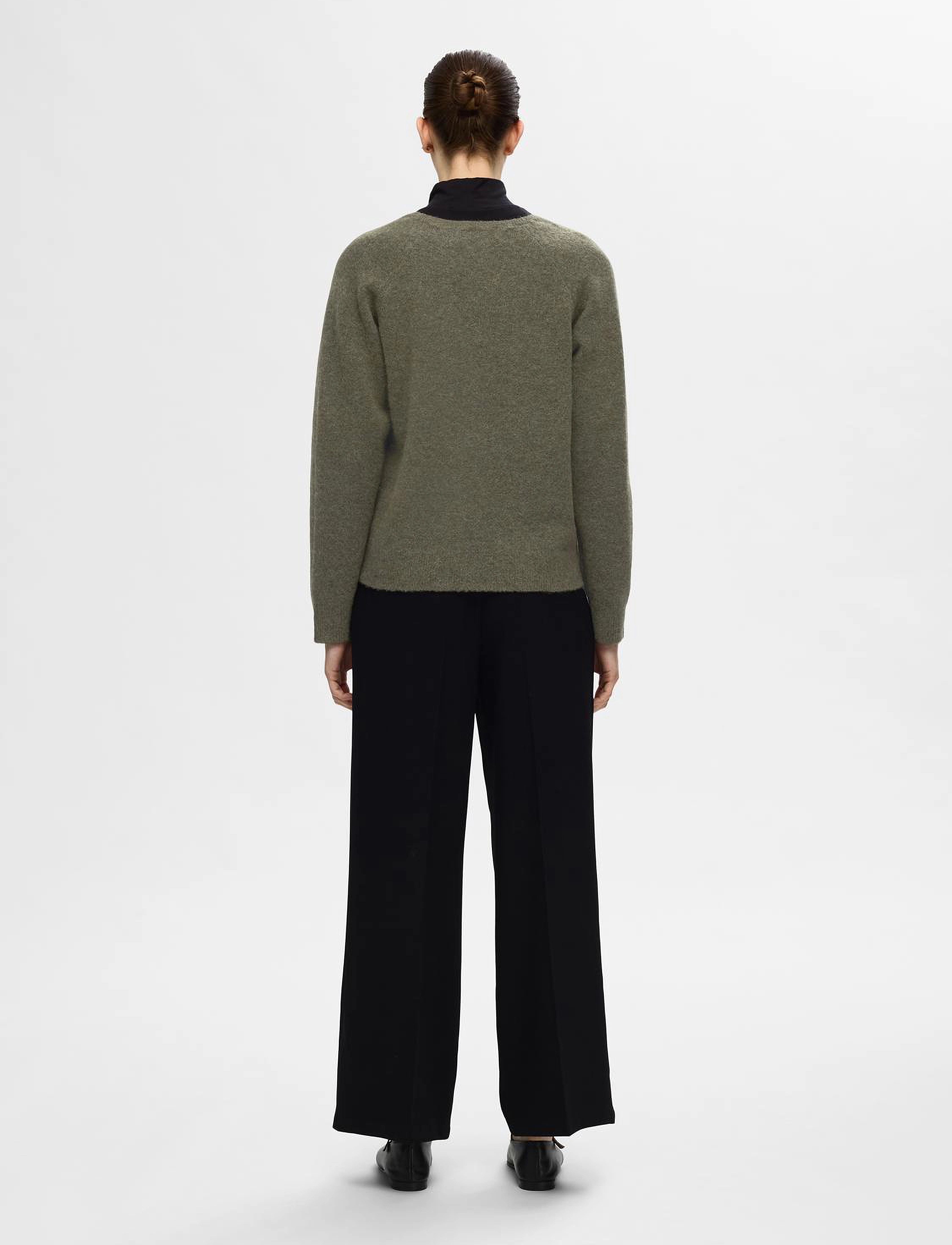 Selected - SLFLULU NEW LS KNIT V-NECK B NOOS - trøjer - kalamata - 2