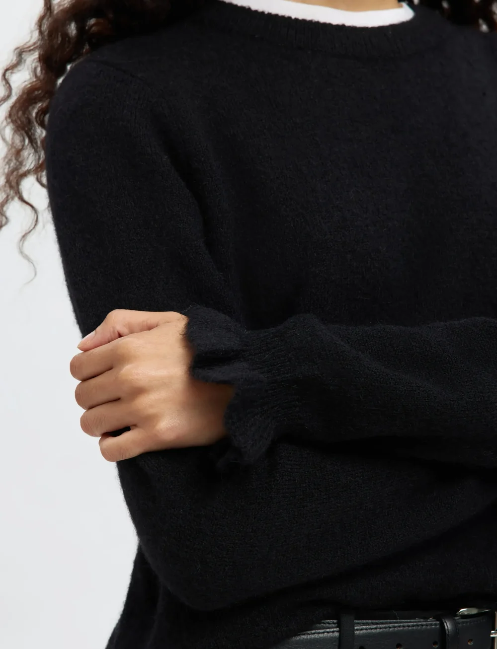 Selected - SLFLULU LS KNIT FRILL CUFF O-NECK NOOS - jumpers - black - 5