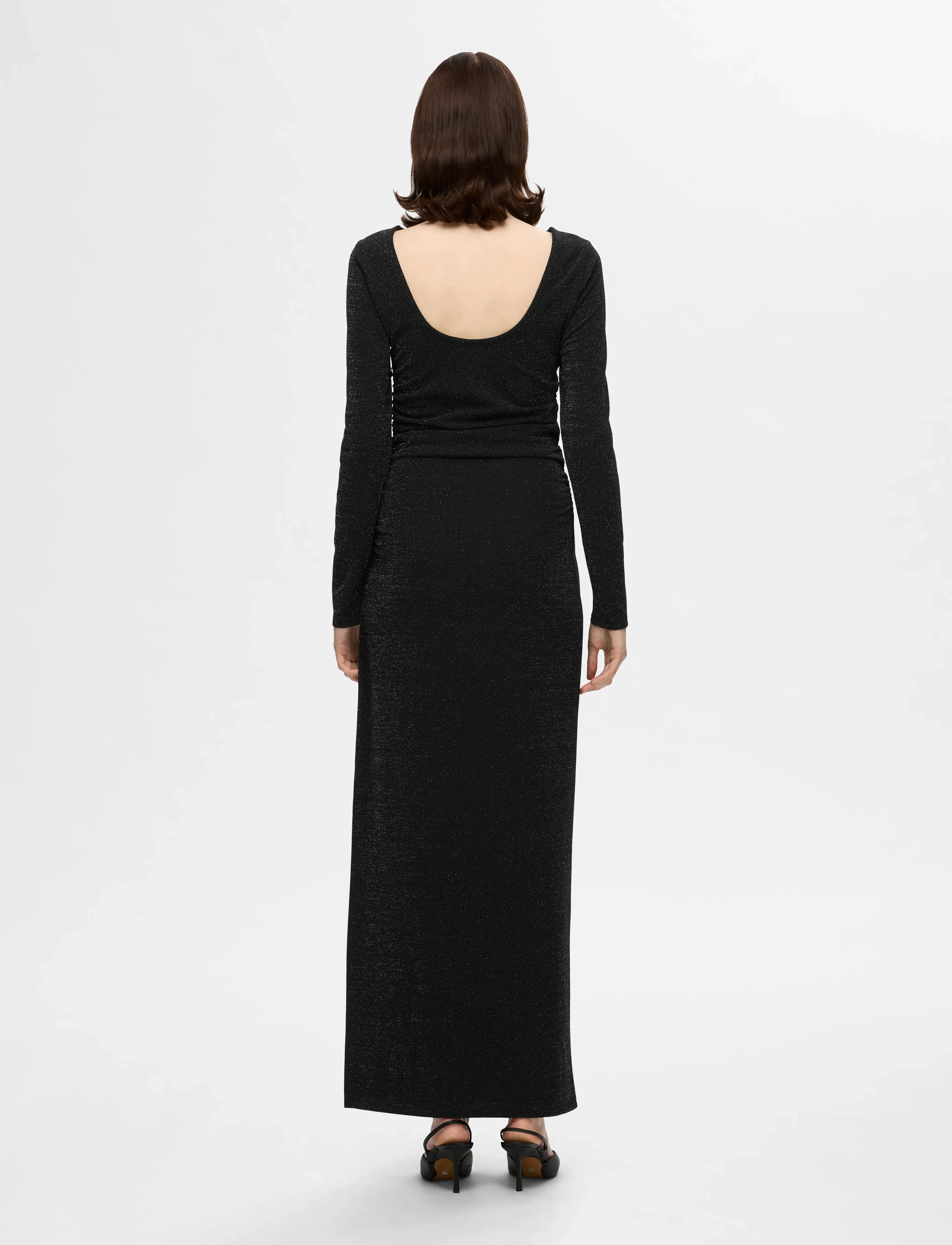 Selected - SLFMARWA LS DEEP REVERSIBLE ANKLE DRESS - maxi dresses - black - 2