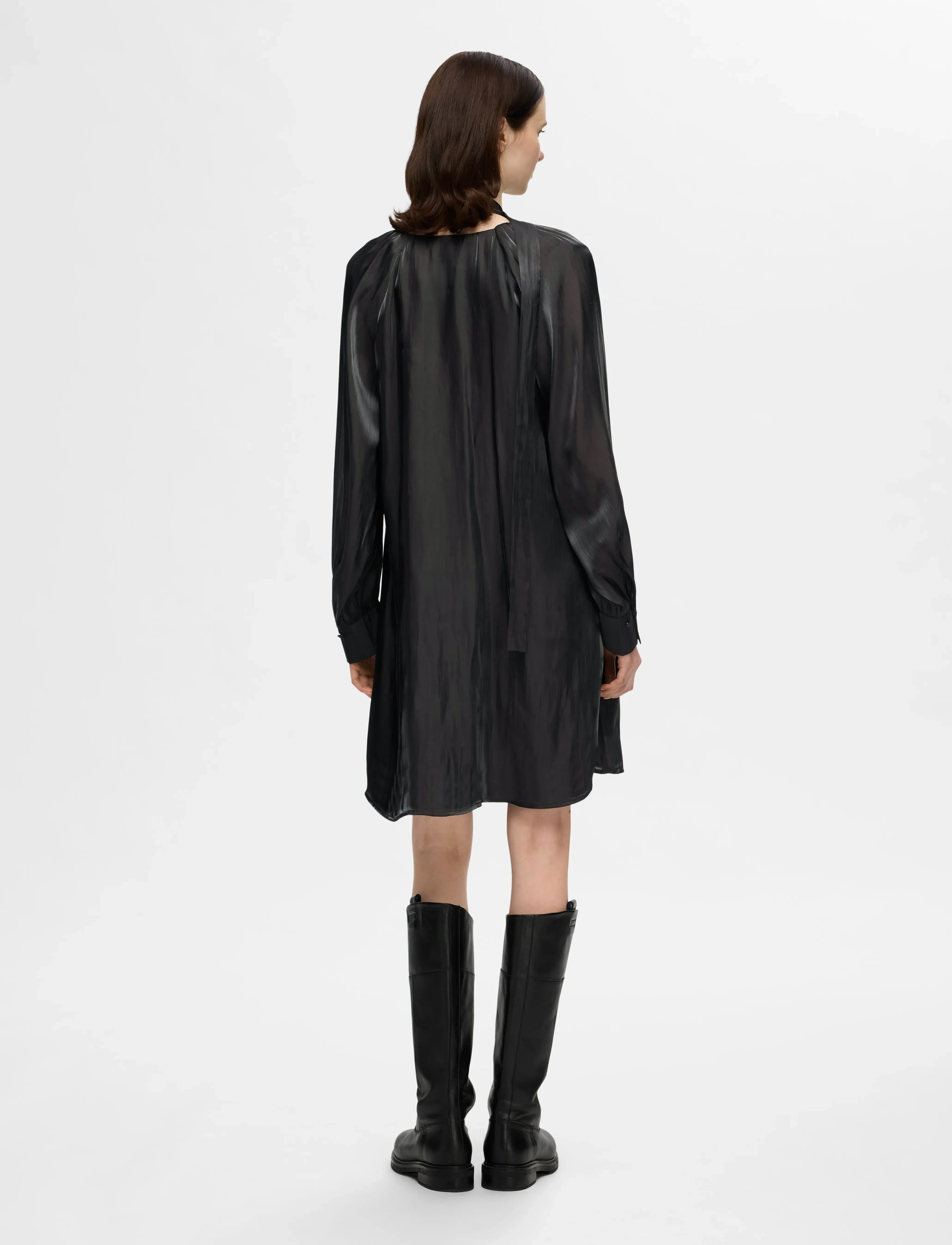 Selected - SLFARINA LS SHORT V-NECK DRESS B - kurze kleider - black - 2