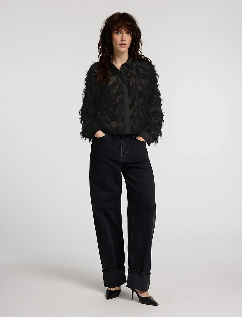 Selected - SLFMYLINE LS FLUFFY CROPPED SHIRT B - langärmlige hemden - black - 3